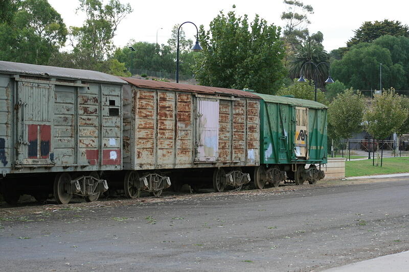 Old Vans at Murray Bridge