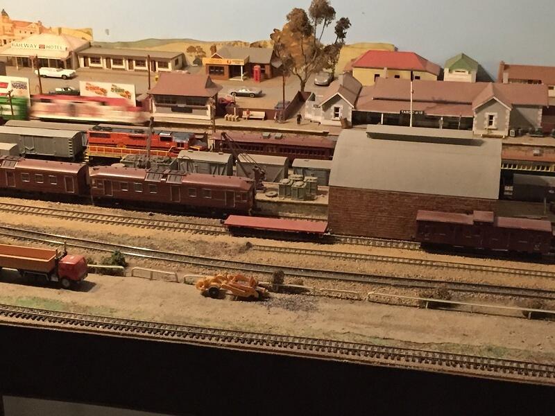 Model layout (90)