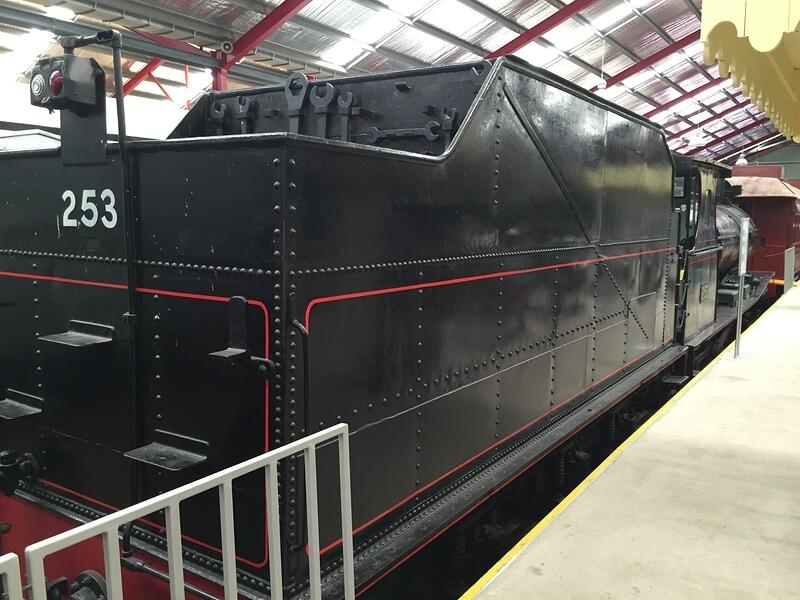 Steam locomotive (2)