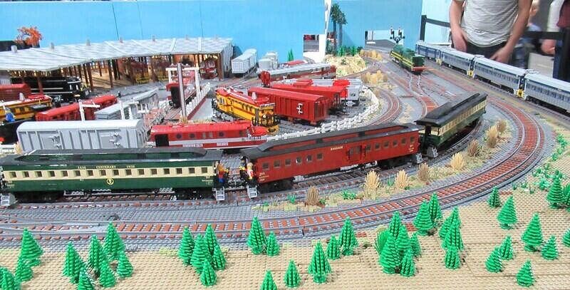 Triple Gauge Roundhouse 03