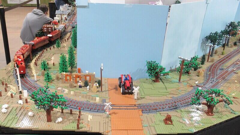 V & SAR Lego Modellers 01