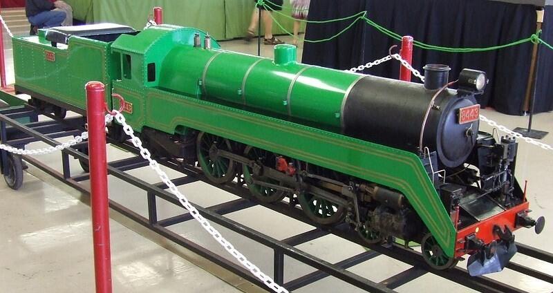 Steam and Diesel Display 03