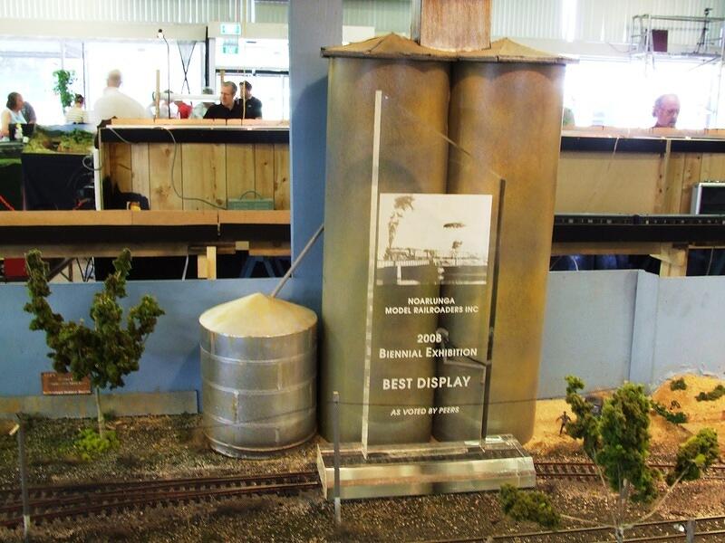 Liralau - Best Display Peers 8 05