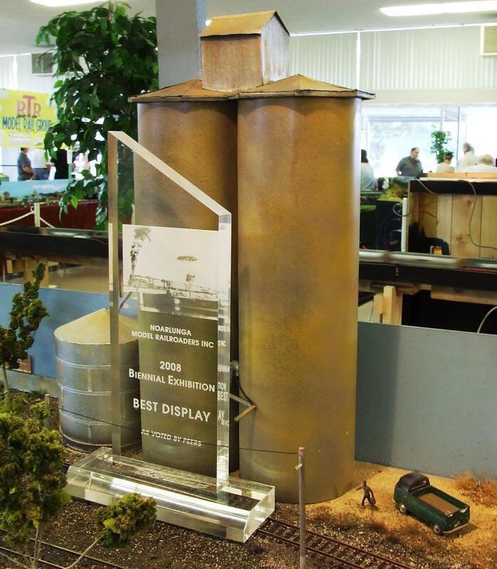 Liralau - Best Display Peers 8 07