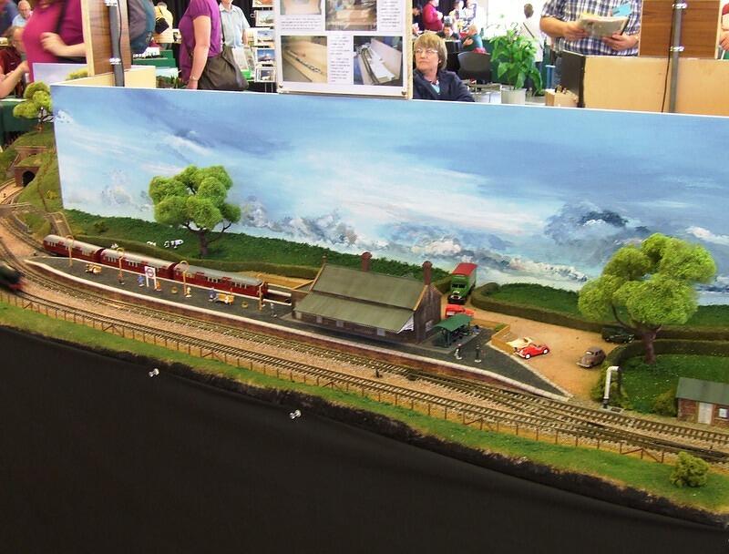 Ponders End - Best Display Public 8 06