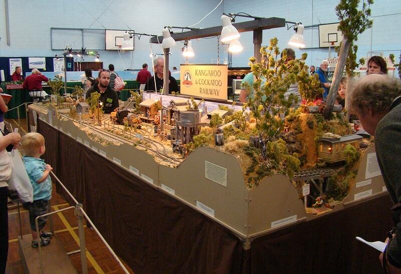 Kangaroo amp Cockatoo 10 01