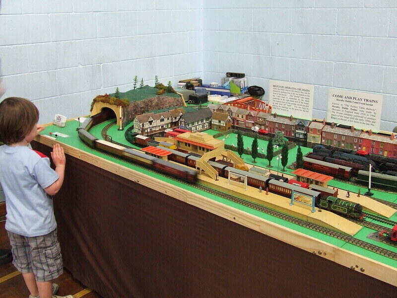 Hornby Dublo Circle 12 01