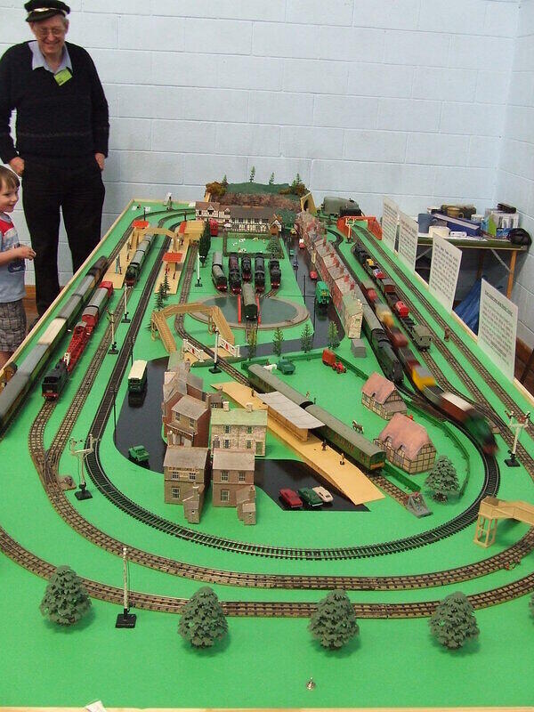 Hornby Dublo Circle 12 03