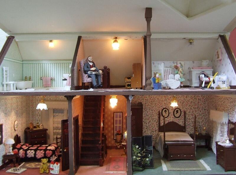 Dollhouse Esentuals 07