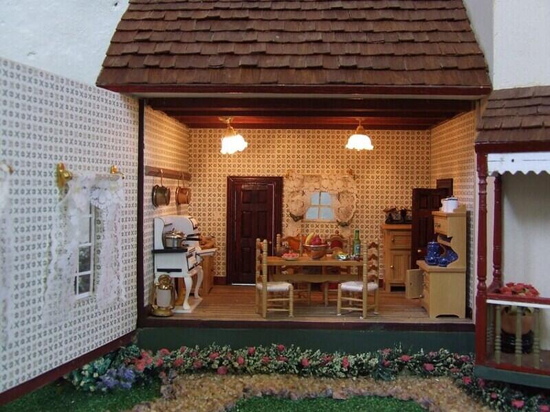 Dollhouse Esentuals 08