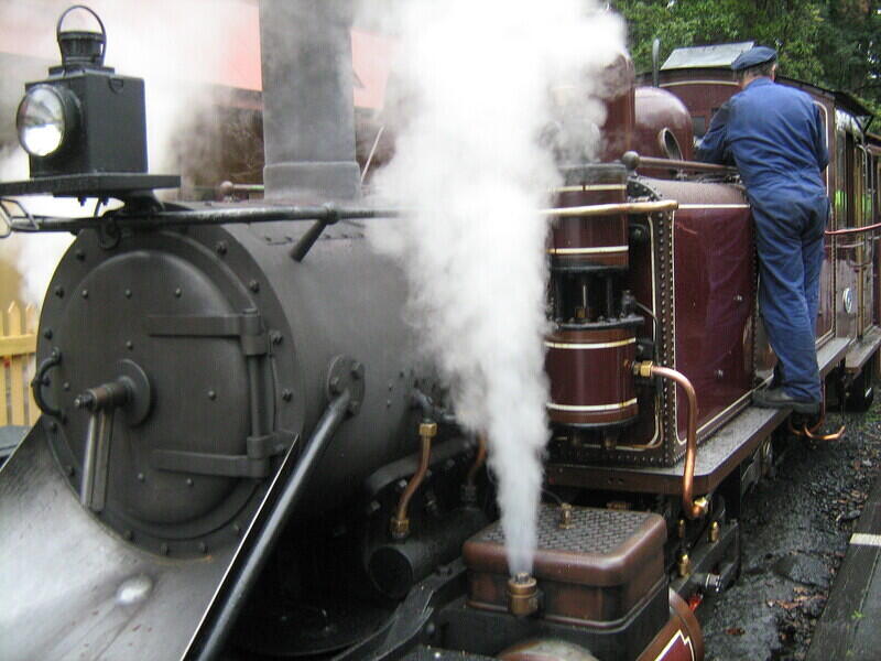Na12a coupling up to coaches at Gembrook1