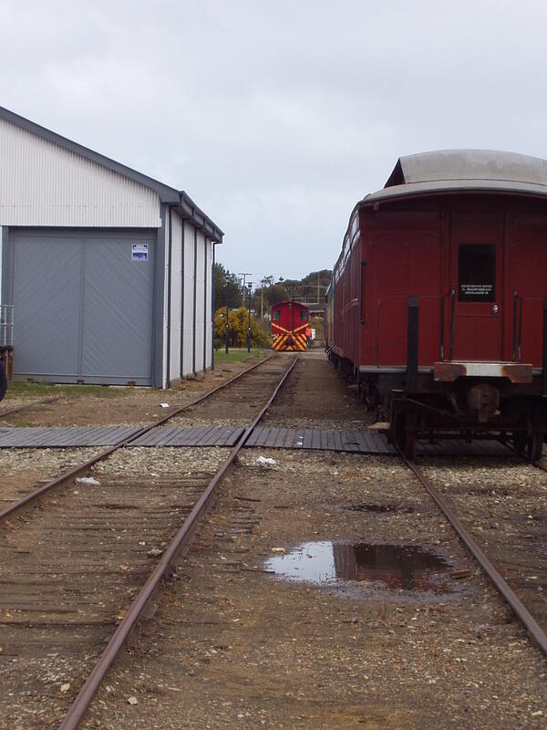 507 and 958 running arround their train at Goolwa