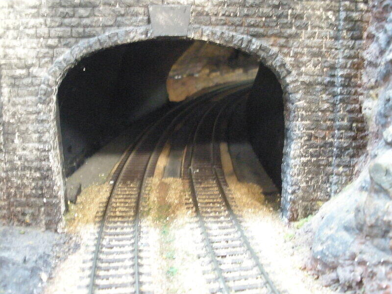 No ballast in the tunnel 01